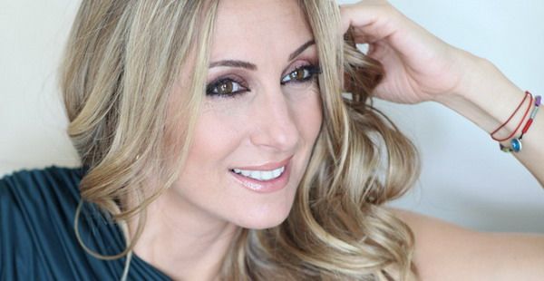 Μένει ή φεύγει από την εκπομπή;