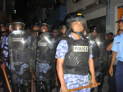 Μπούκαραν στην κρατική τηλεόραση