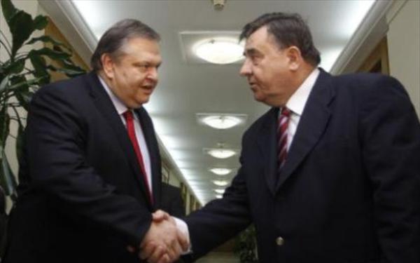 «Kόντρα στη Μέρκελ»