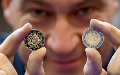 Μας υποχρέωσες…