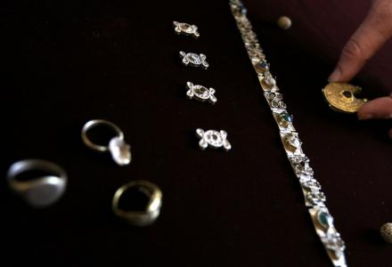 Χρυσές δουλειές για τους κλέφτες