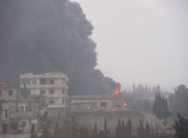 Σφυροκοπούν τη Χoμς