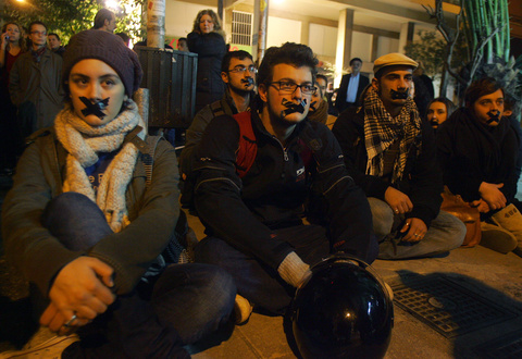 Σιωπηλή διαμαρτυρία στην Αθήνα