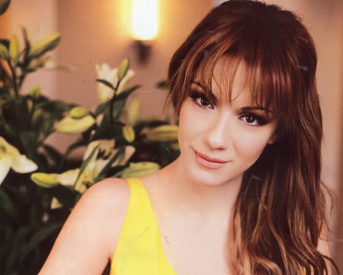 Νυφούλα η Βάσω Λασκαράκη;