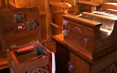 Κλέβουν εκκλησίες