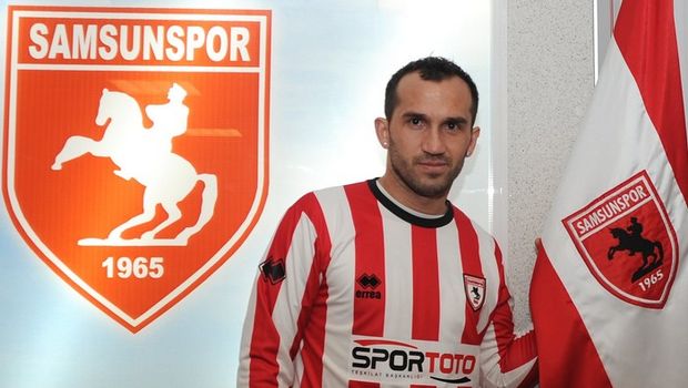 Τους μαθαίνει συρτάκι