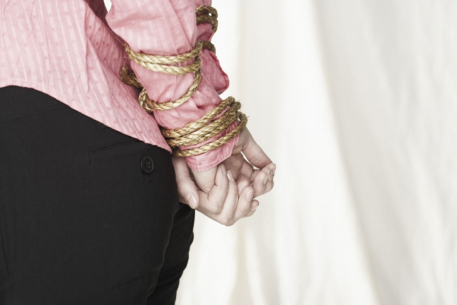 Επιασαν… πολυεθνική σπείρα