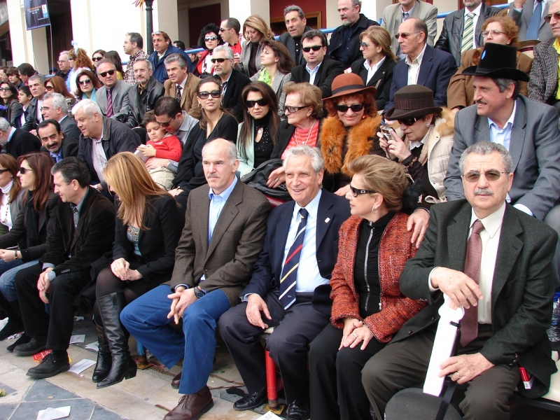 Θα πάνε καρναβάλι οι πολιτικοί;