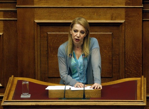 Παραιτήθηκε και η Πέμη Ζούνη