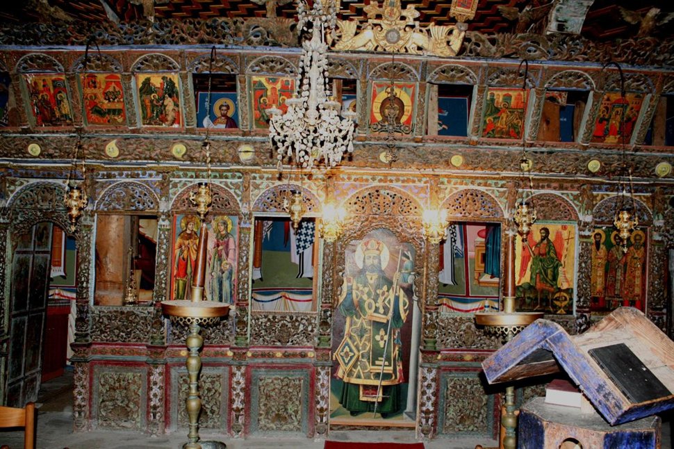 Πήραν μέχρι και τα λείψανα της Αγίας