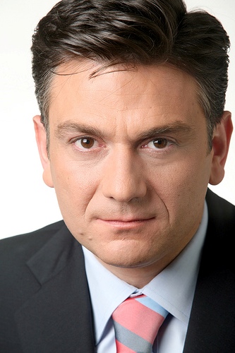 ΤΩΡΑ-Εισβολή αγνώστων στο γραφείο του Θ.Μωραίτη