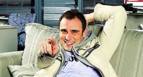 Κρύβει…την πένα του!