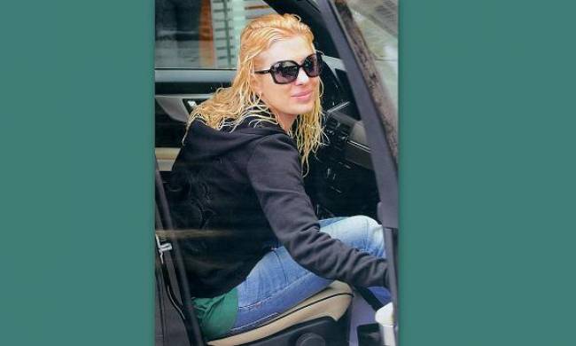 Ποιά είναι η κυρία με το wet look;