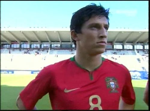 Χτίζει… Κάστρο