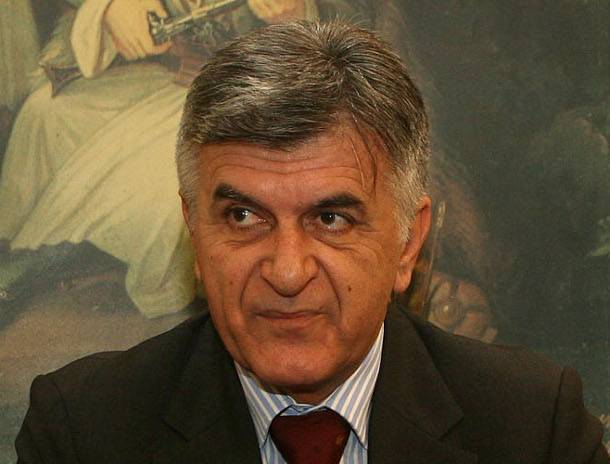 ”Ναι” από τον Φ. Πετσάλνικο