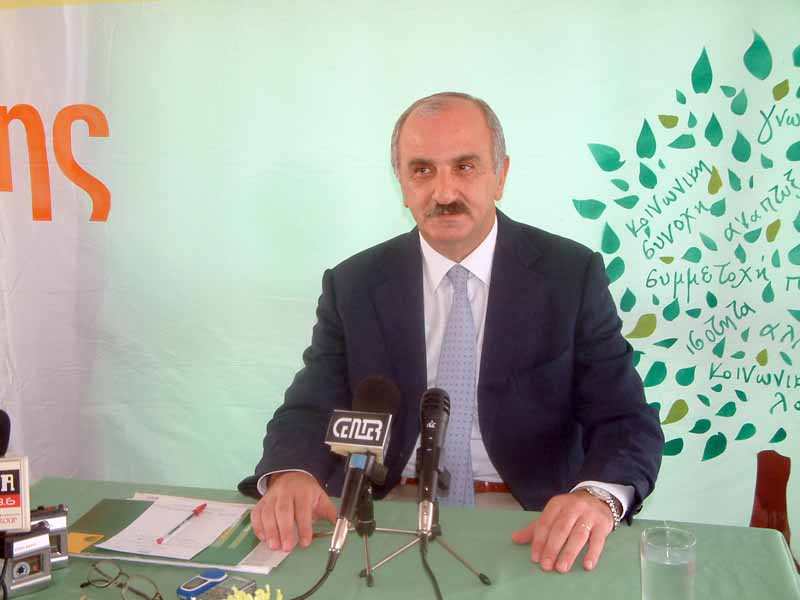 Μπούκαραν στο σπίτι του Τσακλίδη