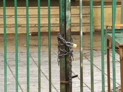 «Λουκέτο» στα σχολεία