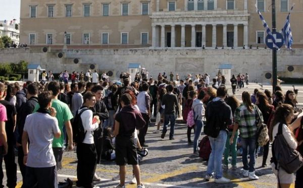 Ξανά στο Σύνταγμα οι μαθητές
