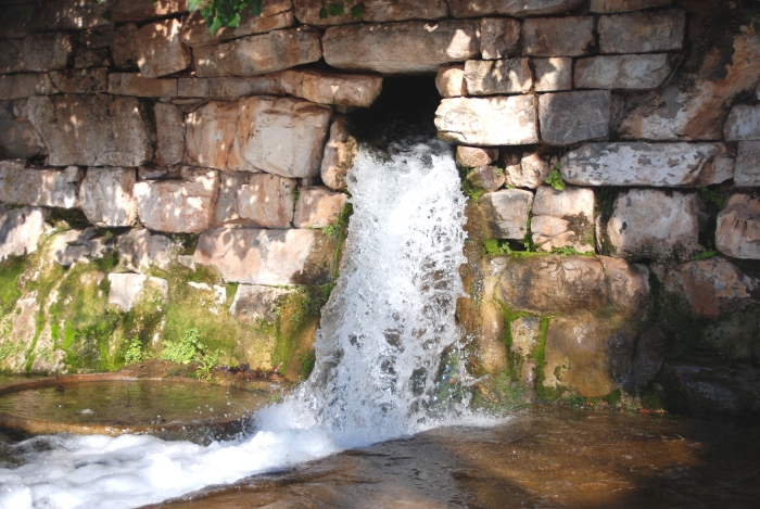 Τρέχει, τρέχει, τρέχει το νερό