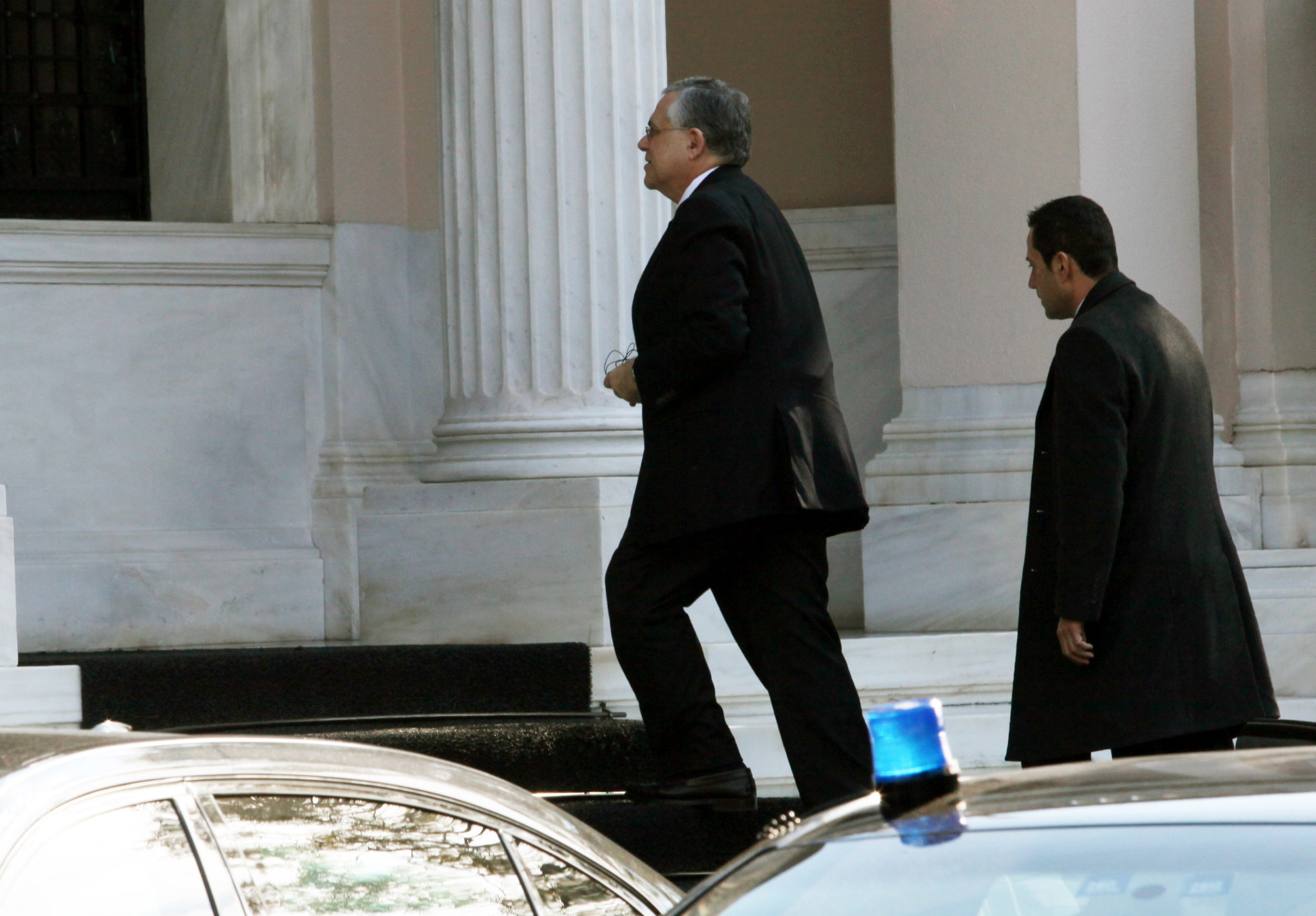 Ολόκληρη η ανακοίνωση Παπαδήμου