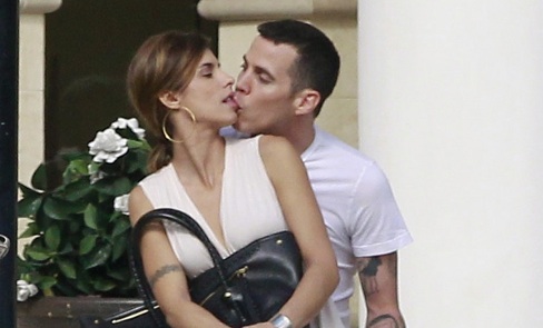 Αυτό το λες φιλί;