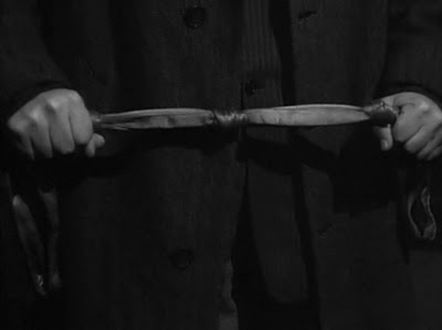 Τον στραγγάλισαν!