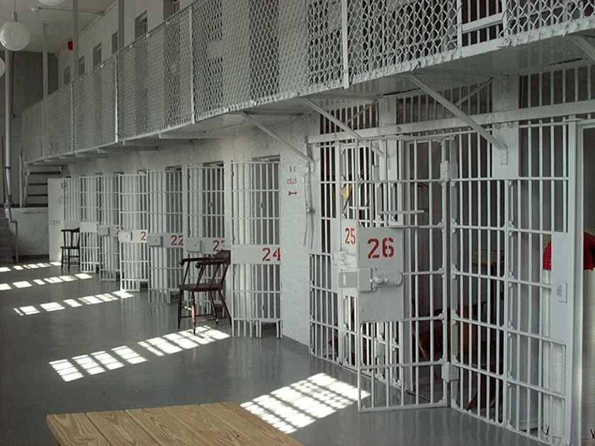 Φυλακές χωρίς φύλακες