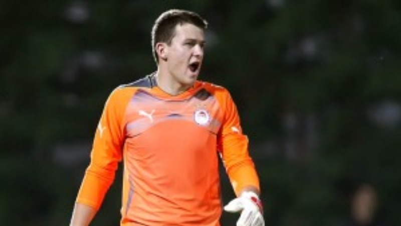 Νέο αίμα κάτω από τα δοκάρια