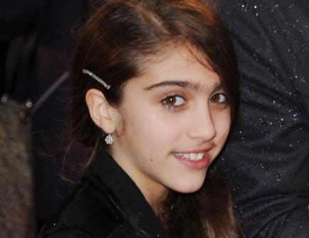 Από πού να μοιάσει;