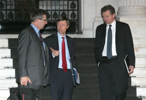 “Απαιτούμε.Δεν ζητάμε”