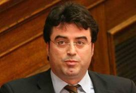 Καταγγέλλει προαγωγές αξιωματικών