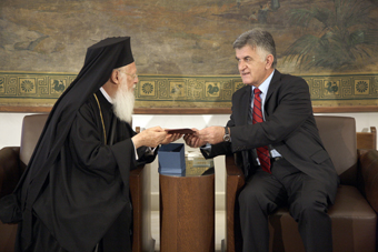 Στο Βελιγράδι ο Πετσάλνικος