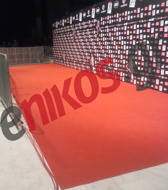 Το κόκκινο χαλί περιμένει…