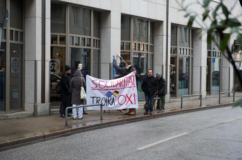“ΤROIKA OXI”