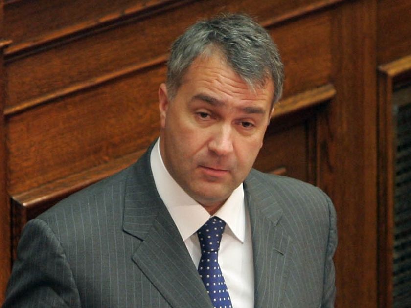 Ανατροπή πολιτικού σκηνικού