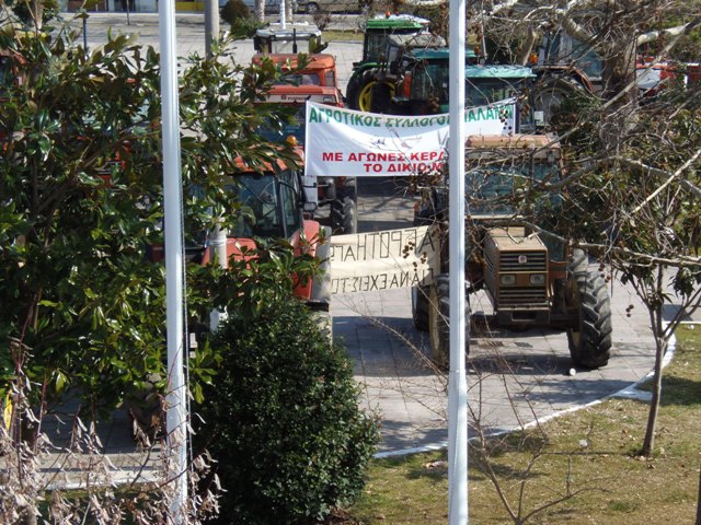 Ετοιμάζουν τα τρακτέρ