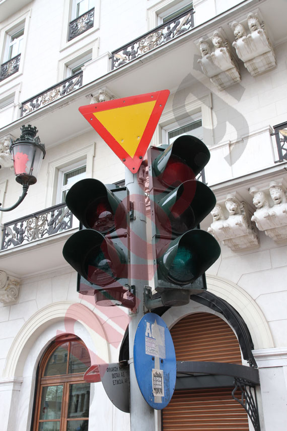 Τώρα -Χαλασμένο φανάρι έξω από τη Μ. Βρετανία