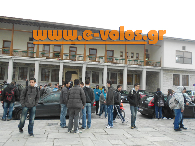 Στους δρόμους οι μαθητές