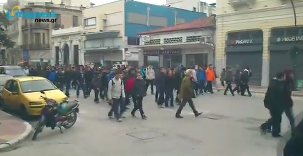 Πορεία μαθητών στο Βόλο