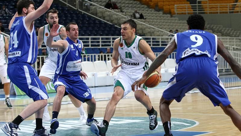 Στον τελικό με περίπατο