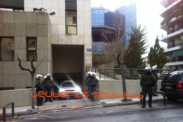 ‘Οπου φύγει φύγει ο υπουργός