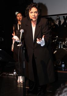 Η Λιάνα Κανέλλη… τραγουδίστρια;