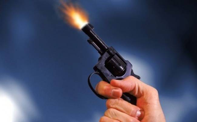 Μπαλοθιές έκοψαν το ρεύμα