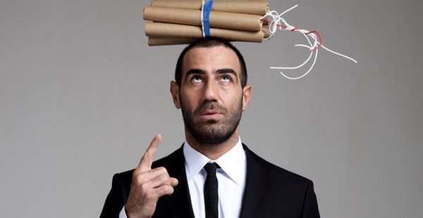 Κανάκης: “Τα πάντα καταρρέουν”