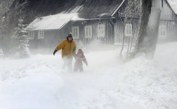 Στην κόψη του ξυραφιού η Σερβία