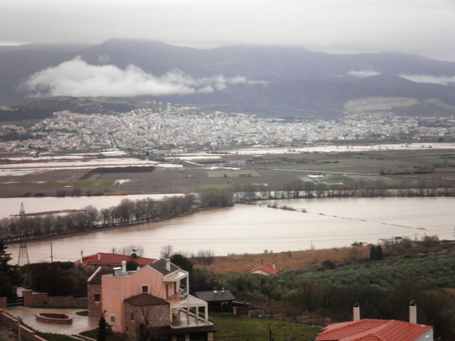 Εξαφάνισε την κοιλάδα ο Σπερχειός