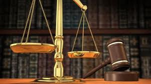 Τσιμουδιά για τον δικαστή!