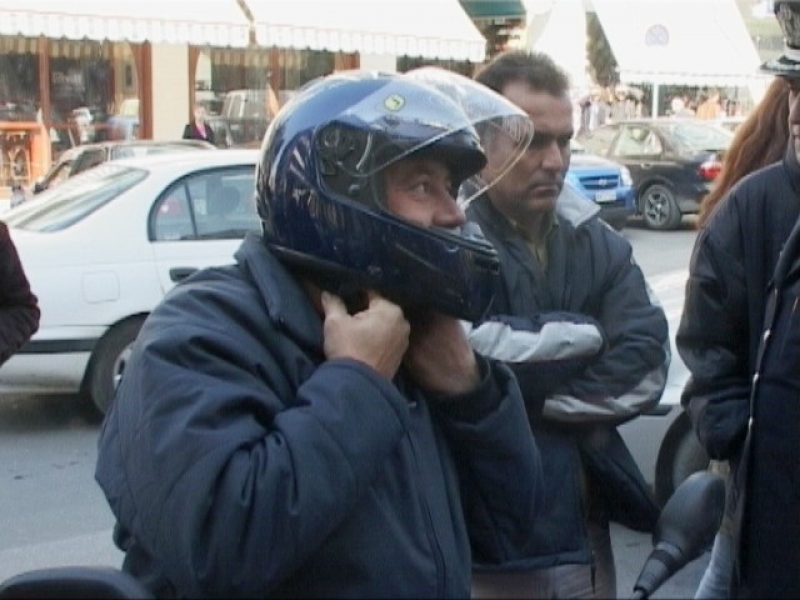 Τους άφησε… παγωτό