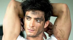 Στα χακί ο Θεοχάρης