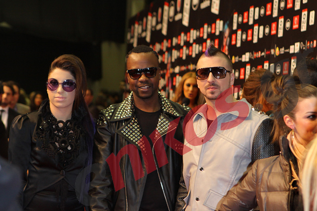 Madwalk-Αξίφεις